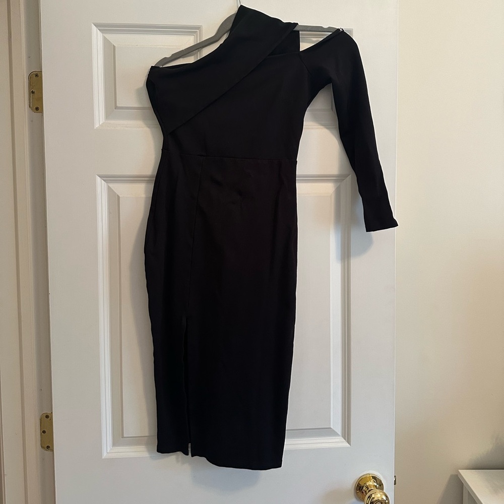 Lulus black one shoulder dress.